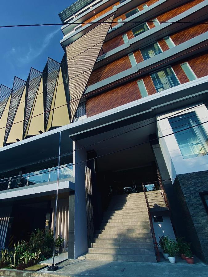 Golden Palace Hotel Batu Merah Екстериор снимка
