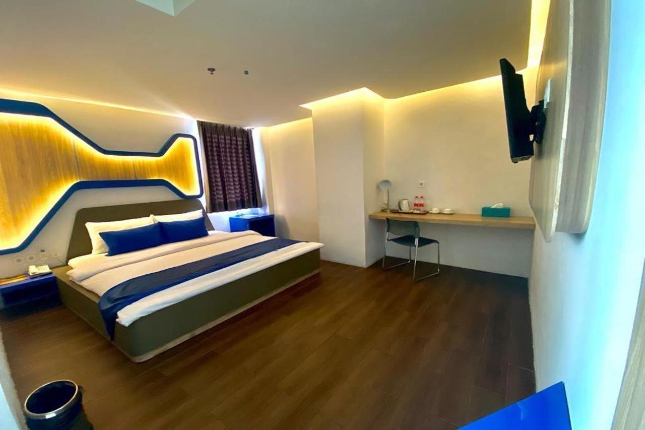 Golden Palace Hotel Batu Merah Екстериор снимка