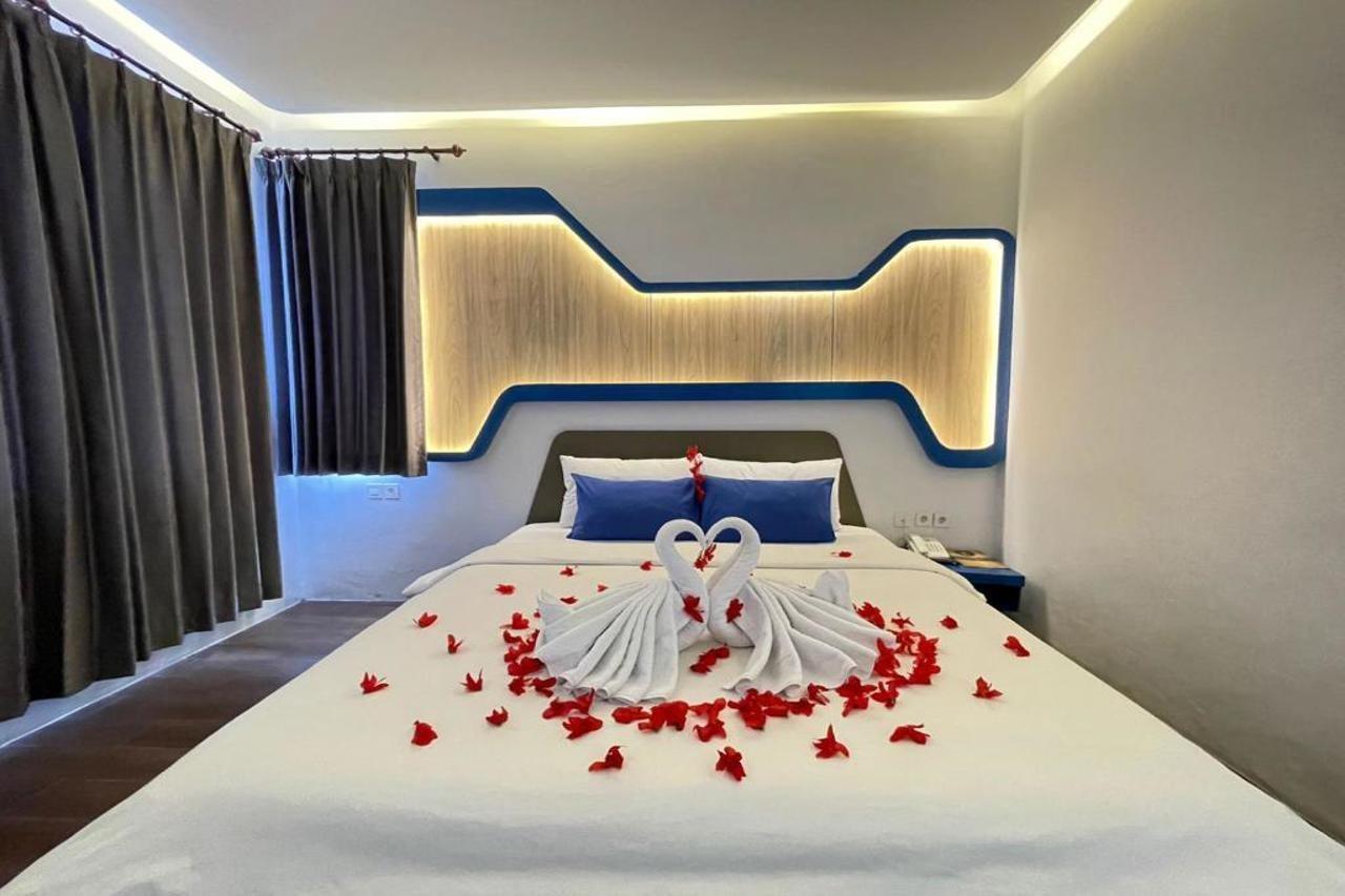 Golden Palace Hotel Batu Merah Екстериор снимка