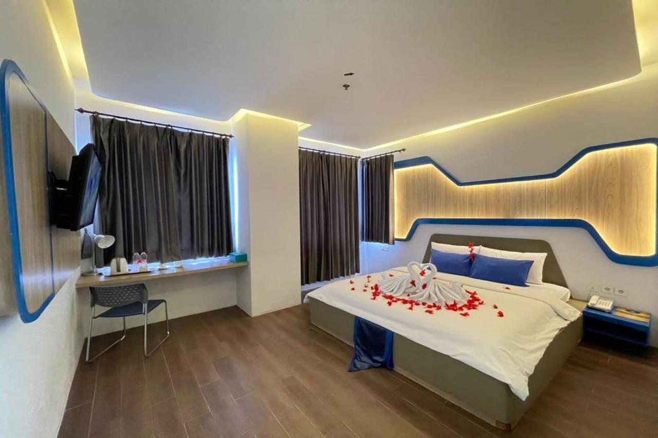 Golden Palace Hotel Batu Merah Екстериор снимка