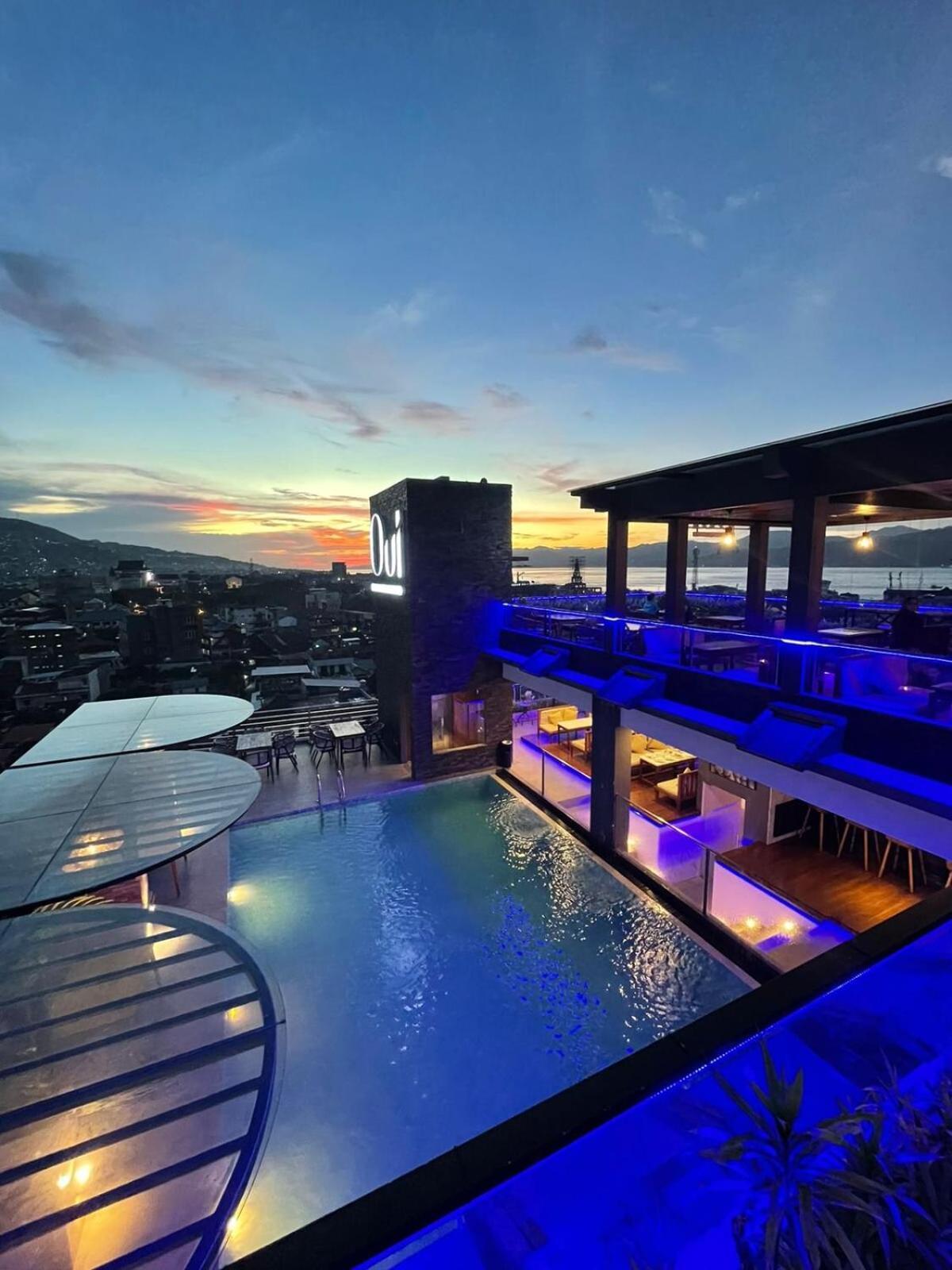 Golden Palace Hotel Batu Merah Екстериор снимка