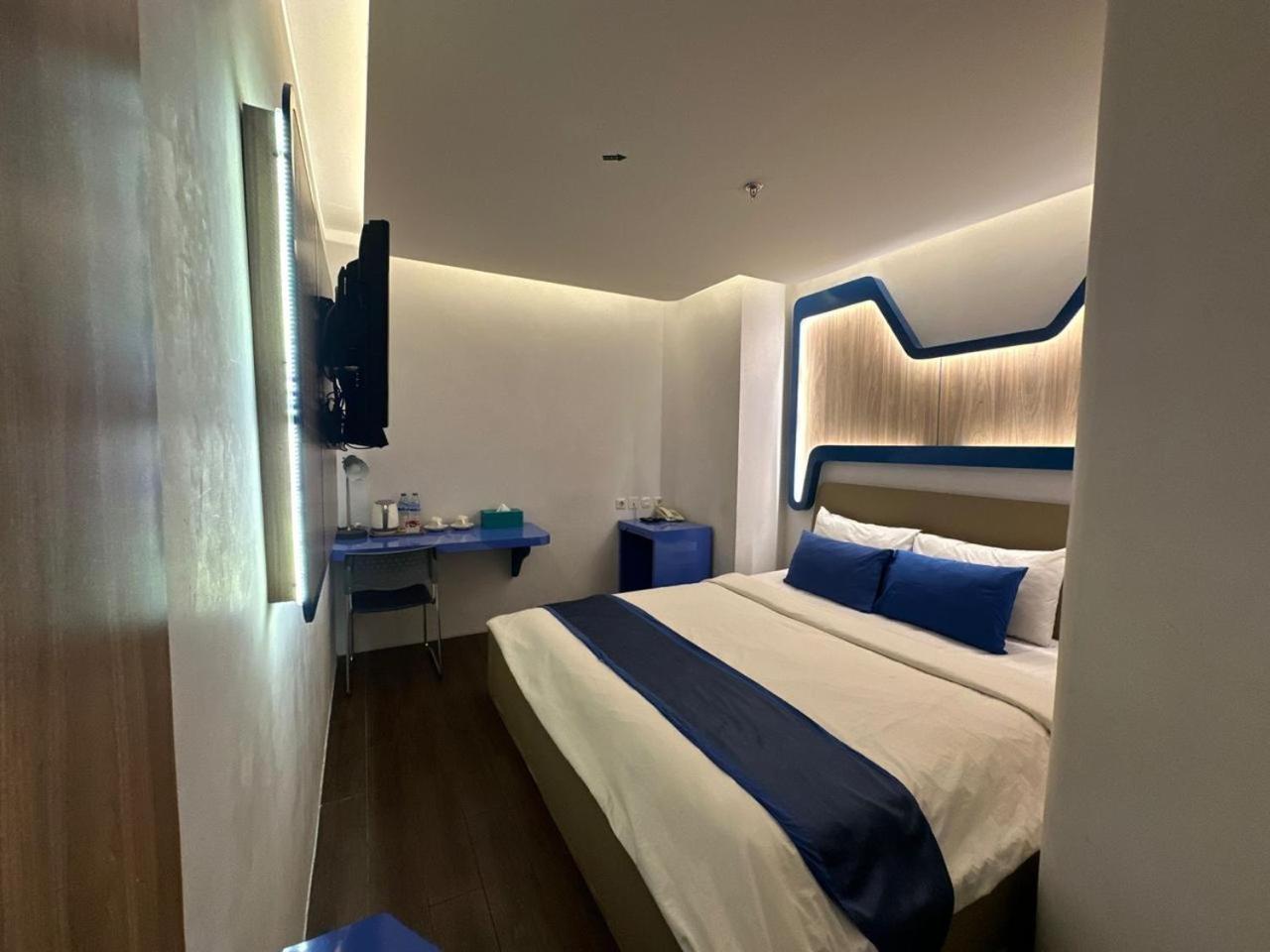 Golden Palace Hotel Batu Merah Екстериор снимка
