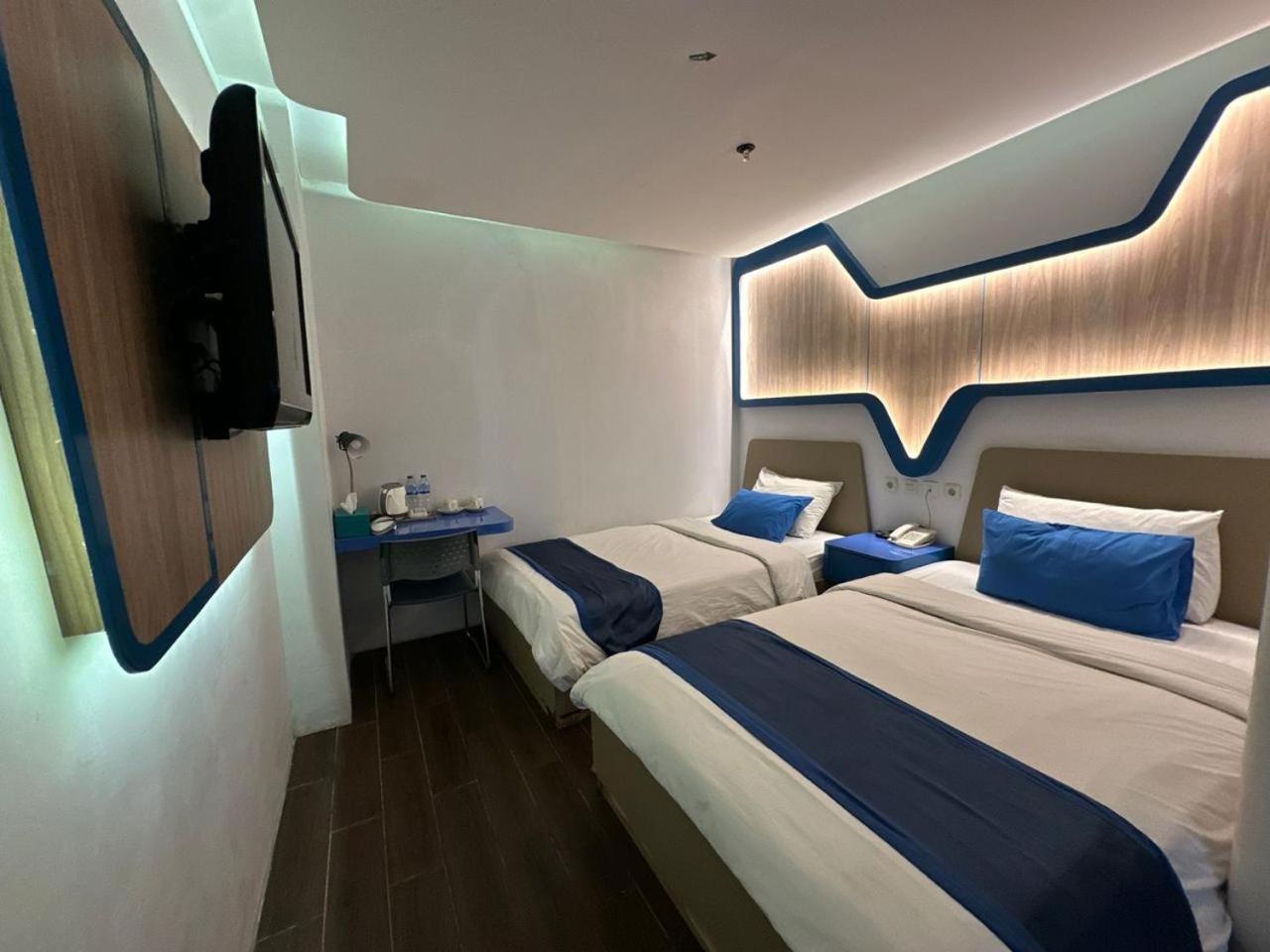 Golden Palace Hotel Batu Merah Екстериор снимка